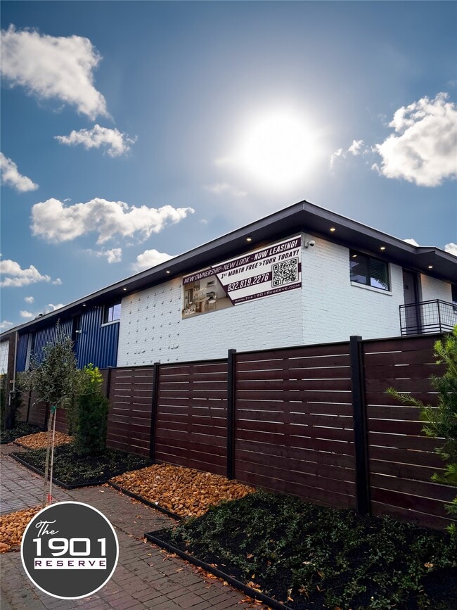 Building Photo - 1901 Richmond Ave.