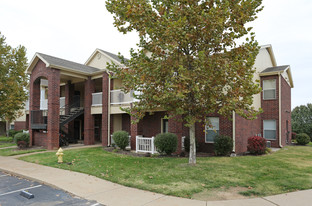 Building Photo - Grand Summit I/II