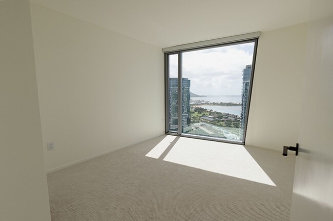 Building Photo - 1000 Auahi St