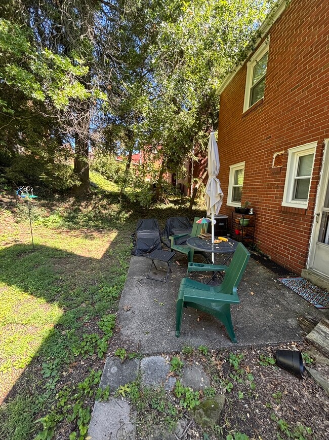 Building Photo - 417 Anawanda Ave