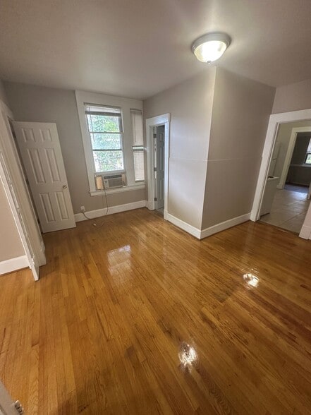 Building Photo - 851 Broxton St