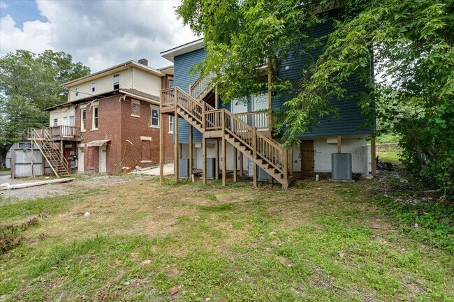 Building Photo - 1605 Dodds Ave