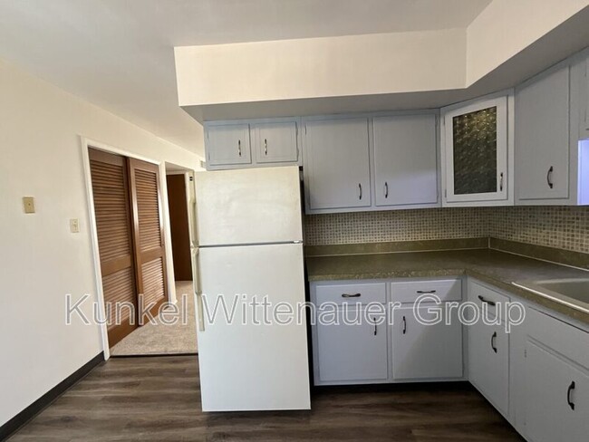 Building Photo - 900 8th St