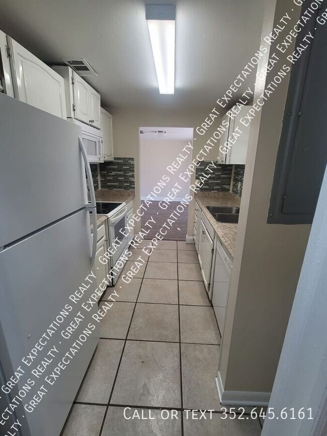 Building Photo - 14721 SW 35th Terrace Rd