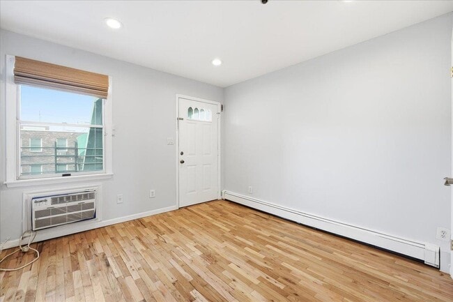 Building Photo - 600 Jefferson St