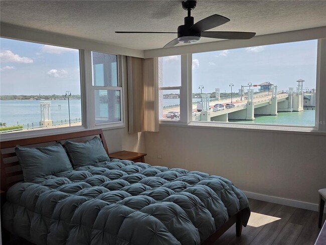 Building Photo - 500 Treasure Island Causeway