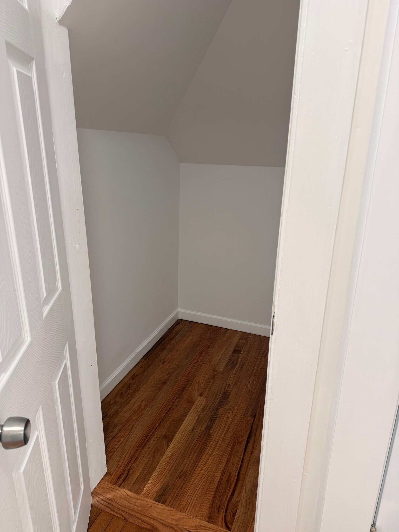 Building Photo - 173 Fairview Ave