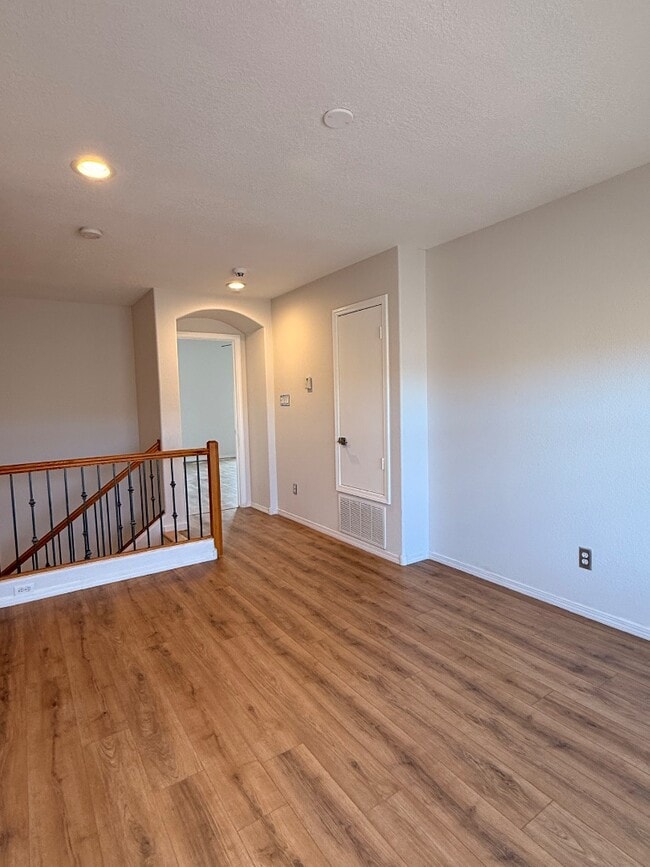 Building Photo - 2148 Vista de Colinas Dr SE