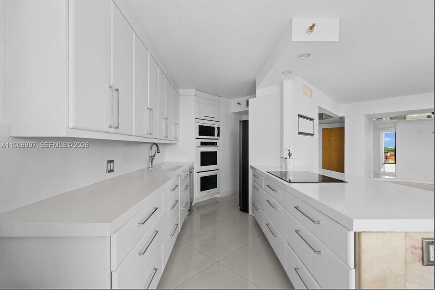 Building Photo - 3610 Yacht Club Dr