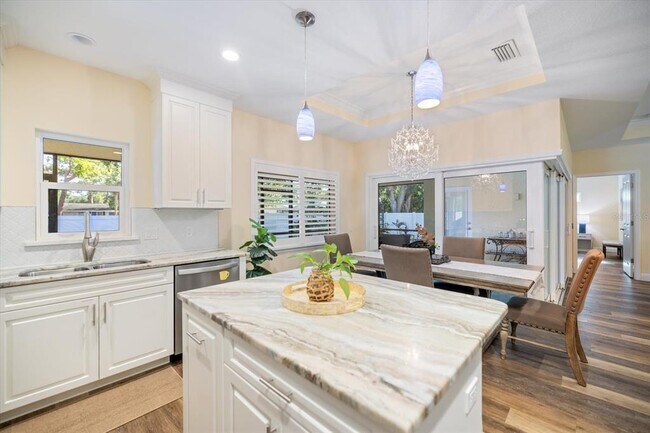 Building Photo - 2339 Datura St
