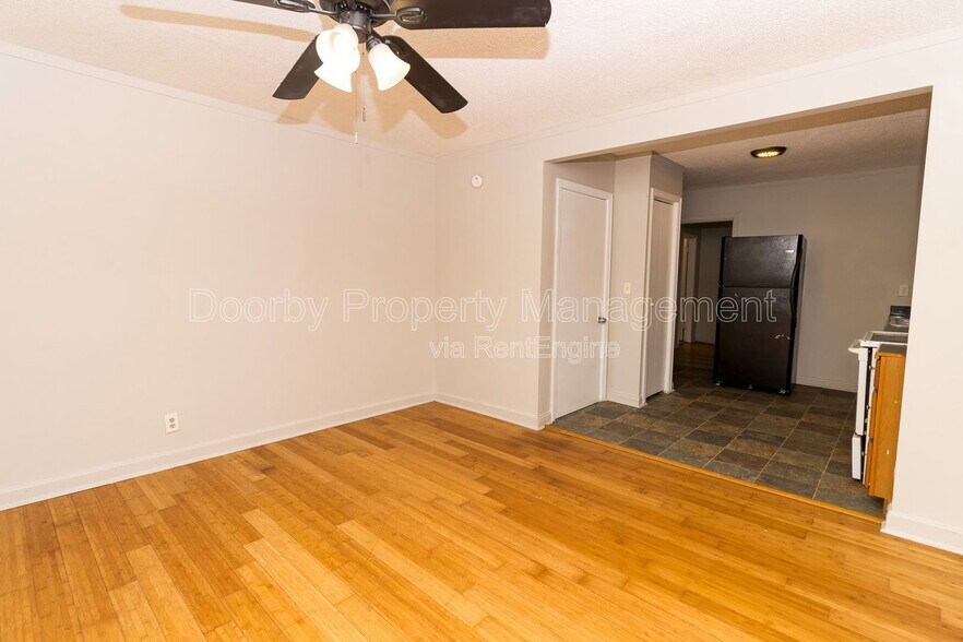 Building Photo - 5345 Lazard St