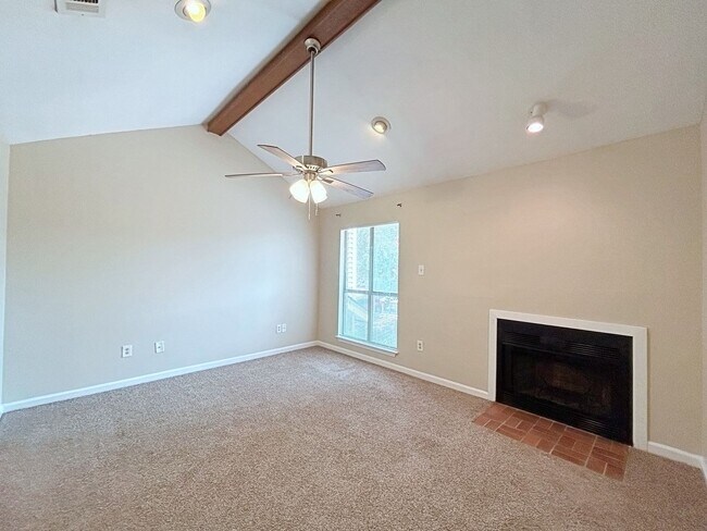 Building Photo - Prime 3 Bed, 2.5 Bath with Fireplace & Fenced Patio!