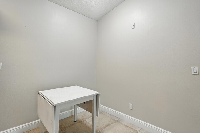 Building Photo - 2214 Arbour Walk Cir