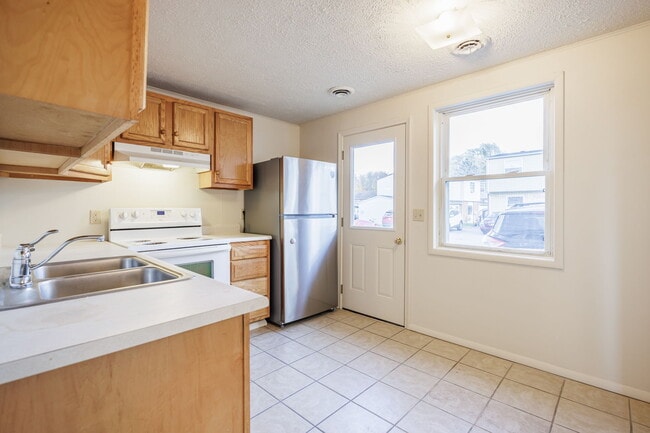 Building Photo - 168 Sackett Rd