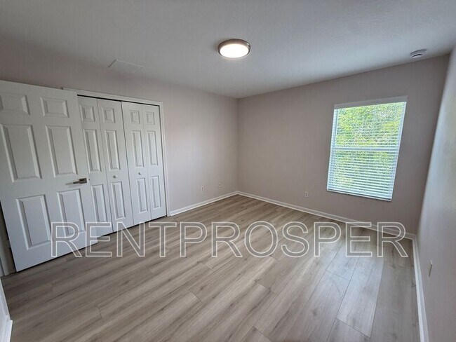 Building Photo - 16617 Cedar Crest Dr