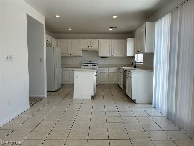 Building Photo - 7373 Randel Jean Way