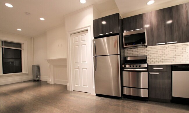 Primary Photo - 270 Newbury St