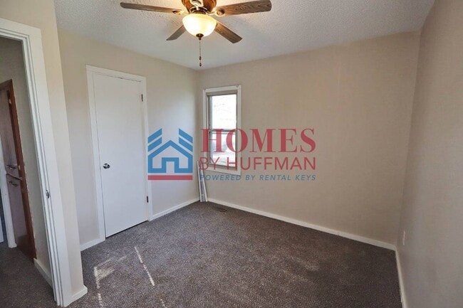 Building Photo - Two Bedroom House | Detached Garage