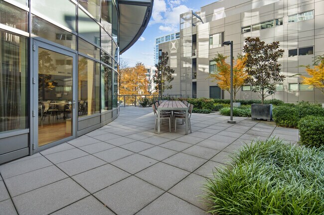 Building Photo - 3601 S River Pkwy