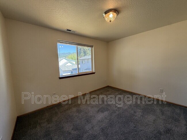 Building Photo - 6810 Aster St