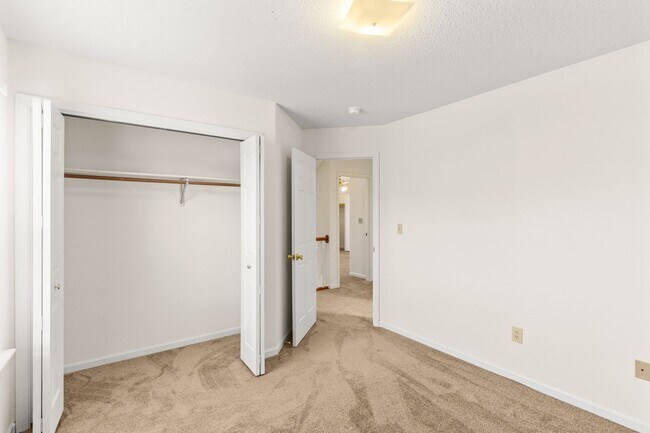 Building Photo - 4306-4308-4308 Cheryl Ct