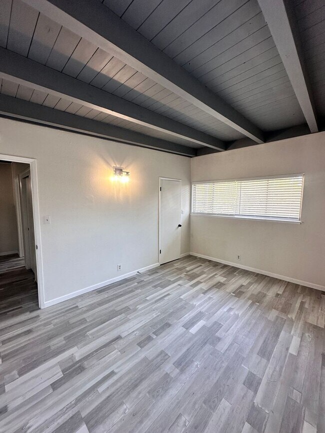 Building Photo - 4143 N Pershing Ave