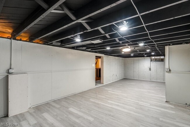 Building Photo - 8514 Deerfield Dr