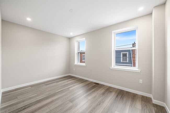 Building Photo - 509 Greenwich St