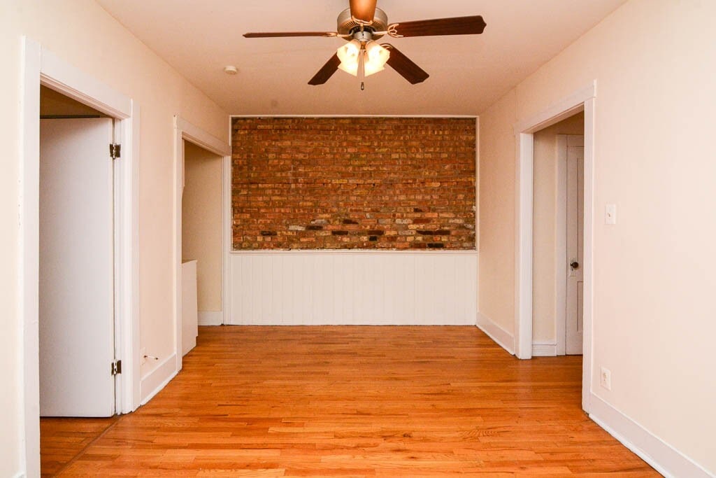 Building Photo - 938 W Cornelia Ave