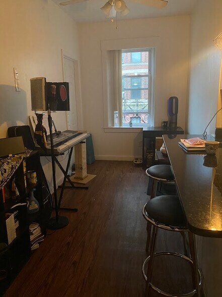 Building Photo - 59 Hemenway St
