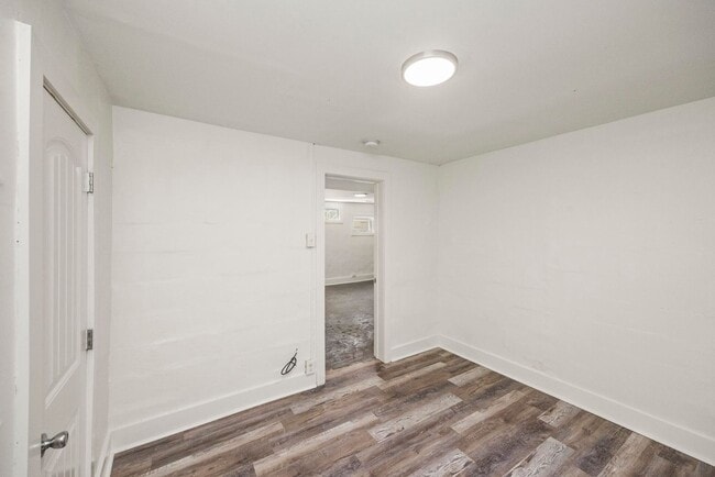 Building Photo - 611 S 14th St