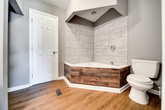 Building Photo - 1128 Drew Rd