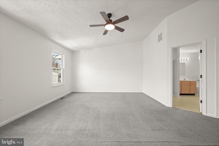 Building Photo - 8834 Goose Landing Cir
