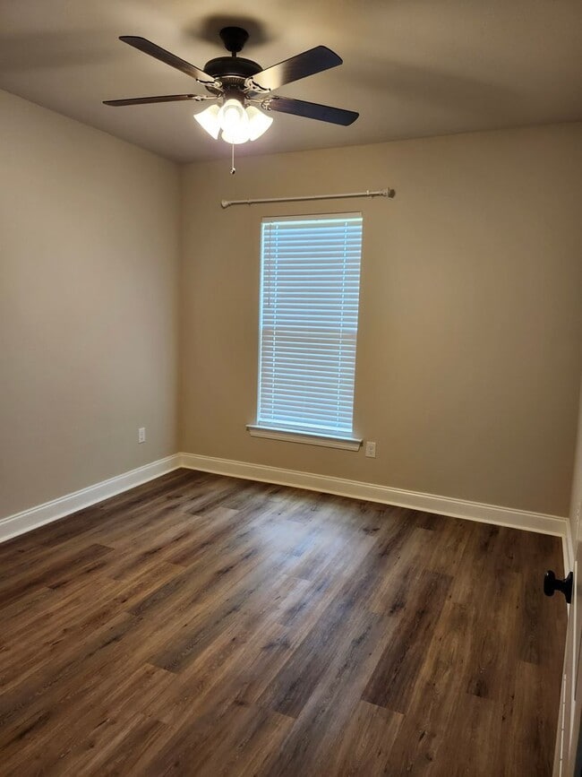 Building Photo - *****AVAILABLE NOW*****