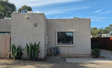 Building Photo - Spacious 2 Bedroom with Private Yard!