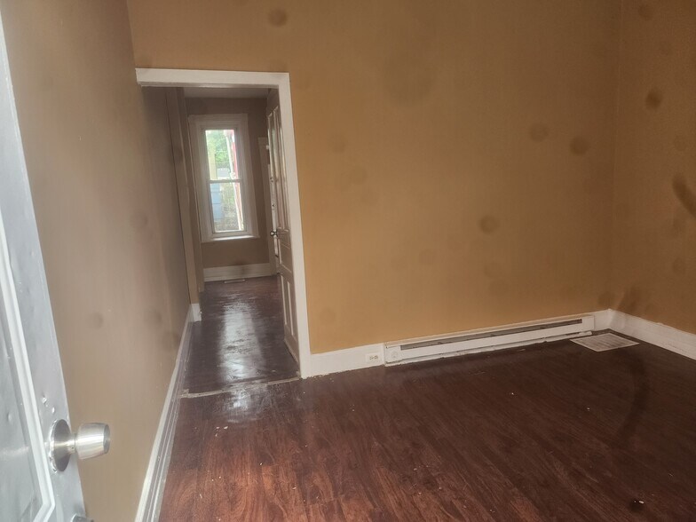 Building Photo - 519 tulpehocken street