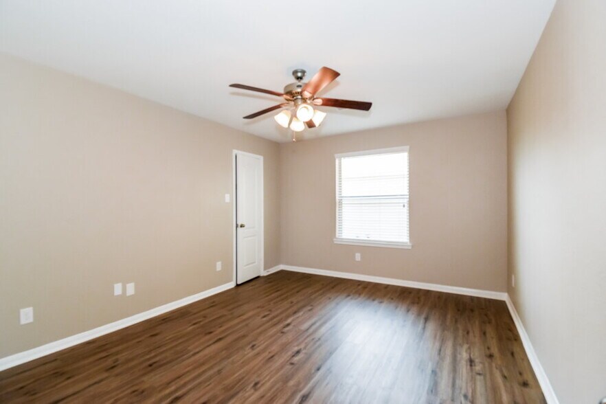 Building Photo - 5115 Misty Ln