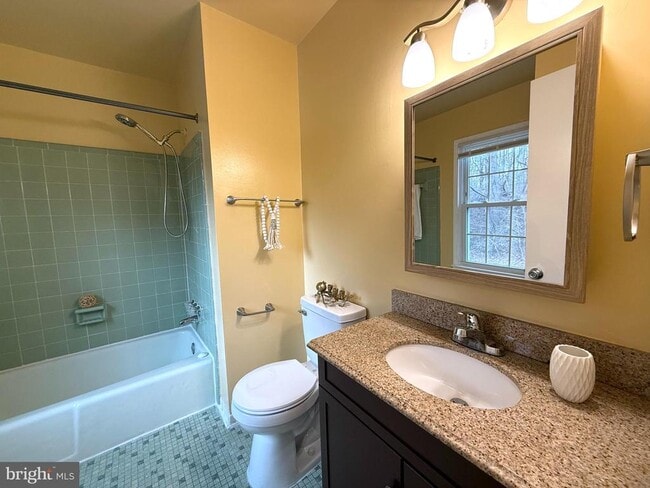 Building Photo - 5278 Lonsdale Dr