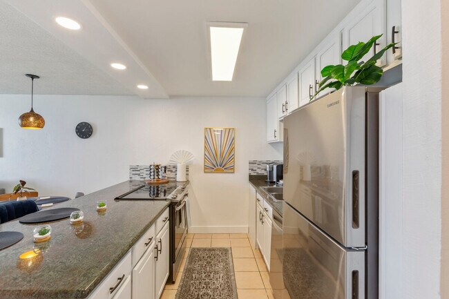 Building Photo - 4471 Lower Honoapiilani Rd