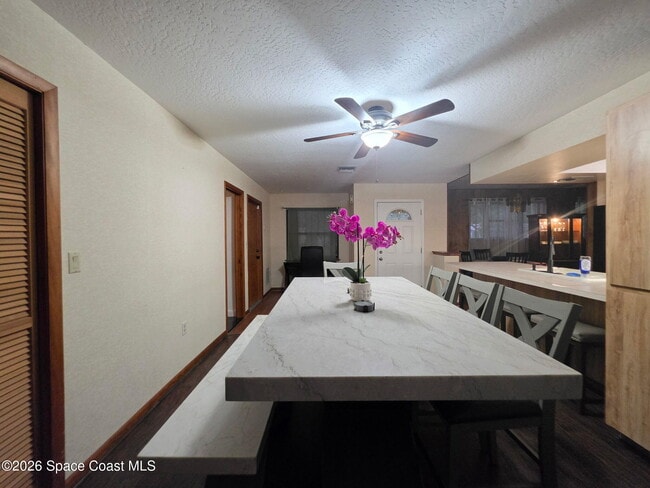 Building Photo - 2900 S Vassar St