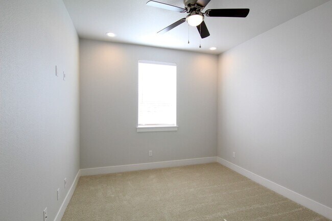 Building Photo - New Home for Rent in Redding CA | Solar, 2 Car Garage, Covered Patio, No Pets
