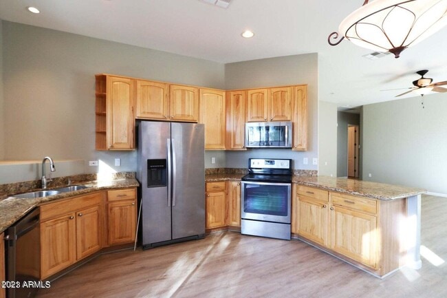 Building Photo - 1750 E Ocotillo Rd