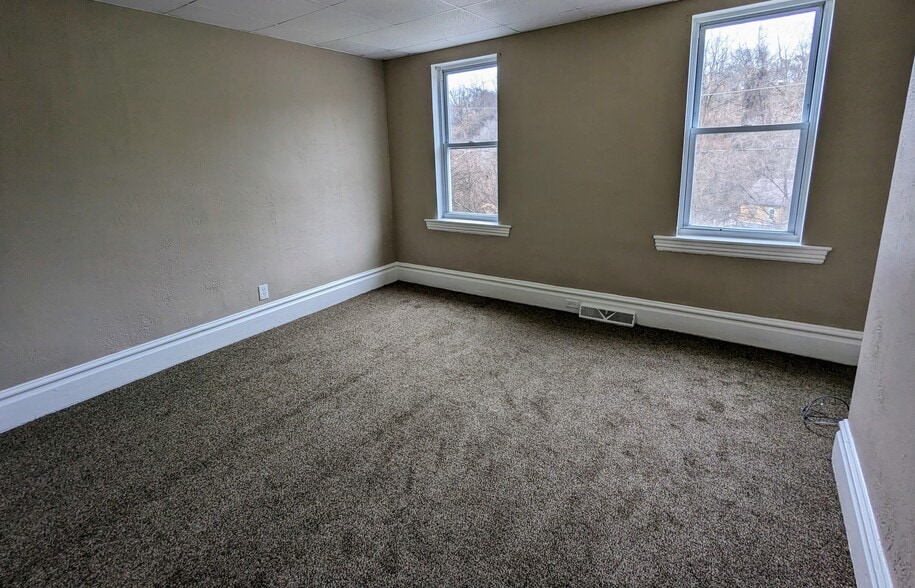 Bedroom 1 - 14 Penelope St