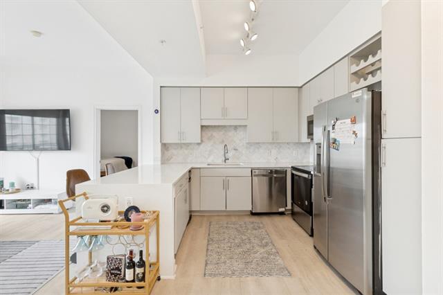 Building Photo - 3225 Turtle Creek Blvd