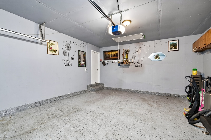 Building Photo - 1803 Hale Ave N