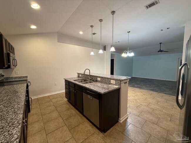 Building Photo - 6640 Tidal Bay Dr