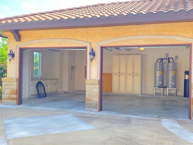 Building Photo - 102 Long Point Cove