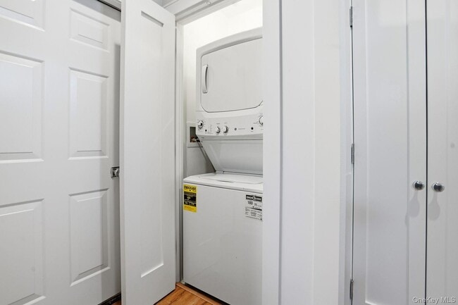 Building Photo - 71 Henry Ave