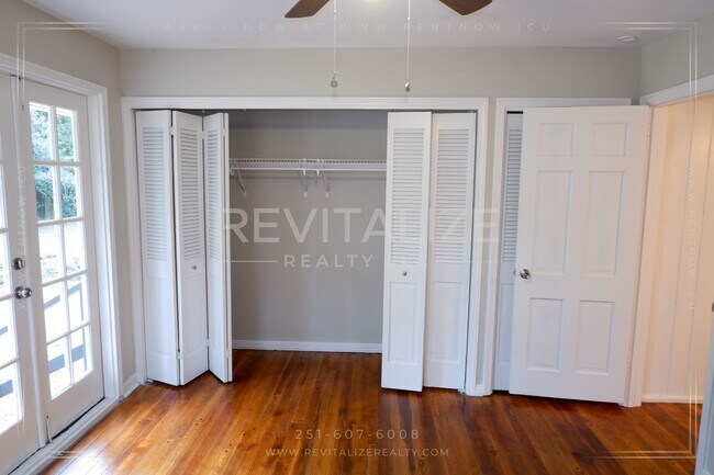 Building Photo - Beautiful 4 Bedroom/2 Bathroom House in Mo...
