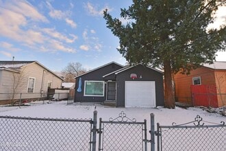 Building Photo - 1607 H St